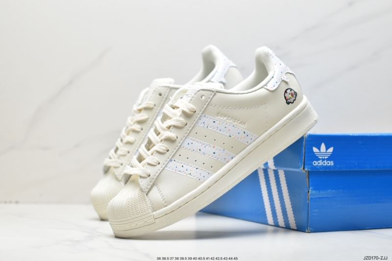 Adidas Sneakers